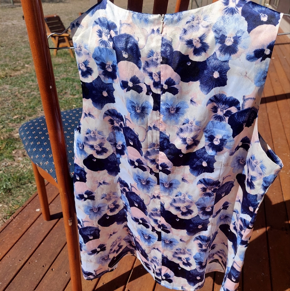 Target size 14,  Ladies formal sleeveless top - Picture 3 of 5